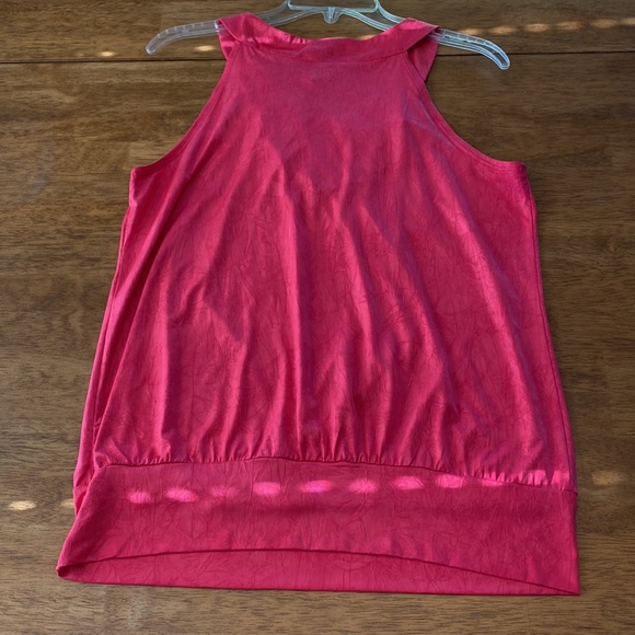 Pink top - Picture 3 of 3